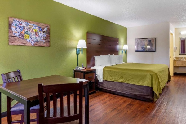 Econo Lodge Fayetteville image 14