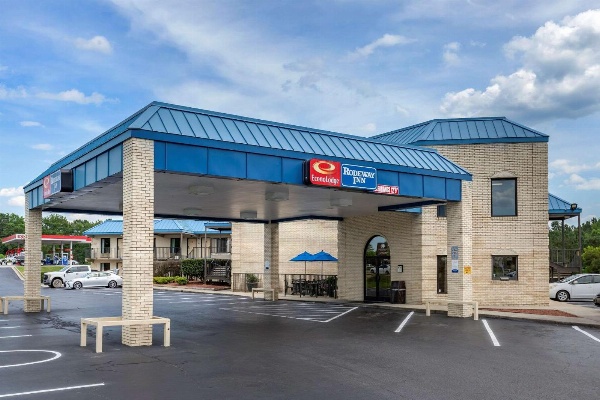 Econo Lodge Fayetteville image 2