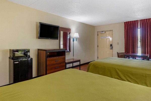 Econo Lodge Fayetteville image 21
